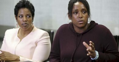 Black Teens’ Mom Claims Police Brutality